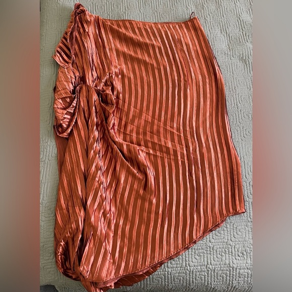 Anthropologie Guapa Bronze Metallic One Shoulder Draped Cocktail Dress NWT - Picture 6 of 7